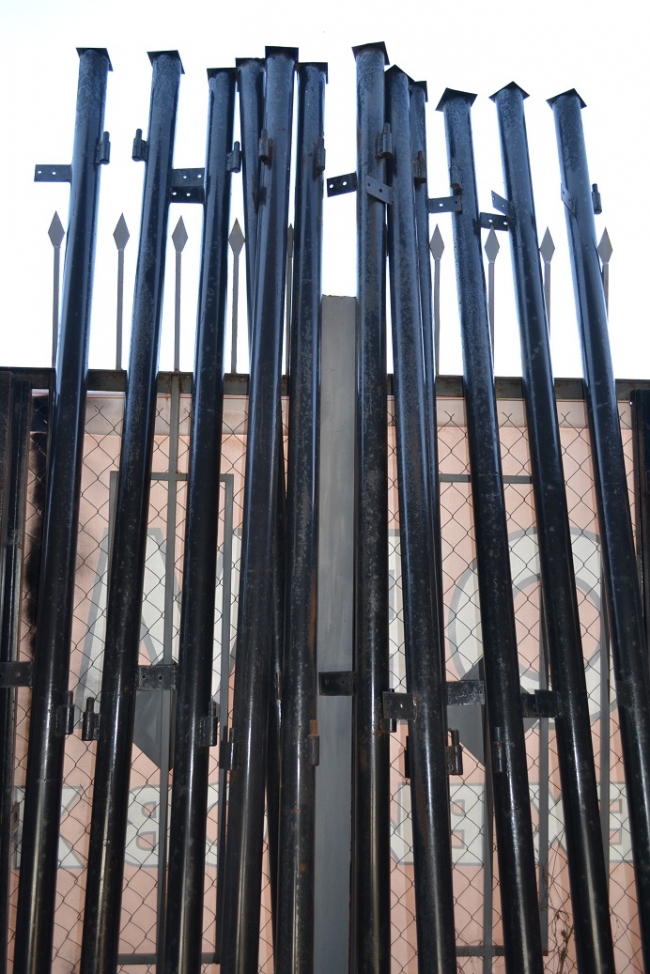Металлические столбы для забора - цена,  заборные железные столбы .